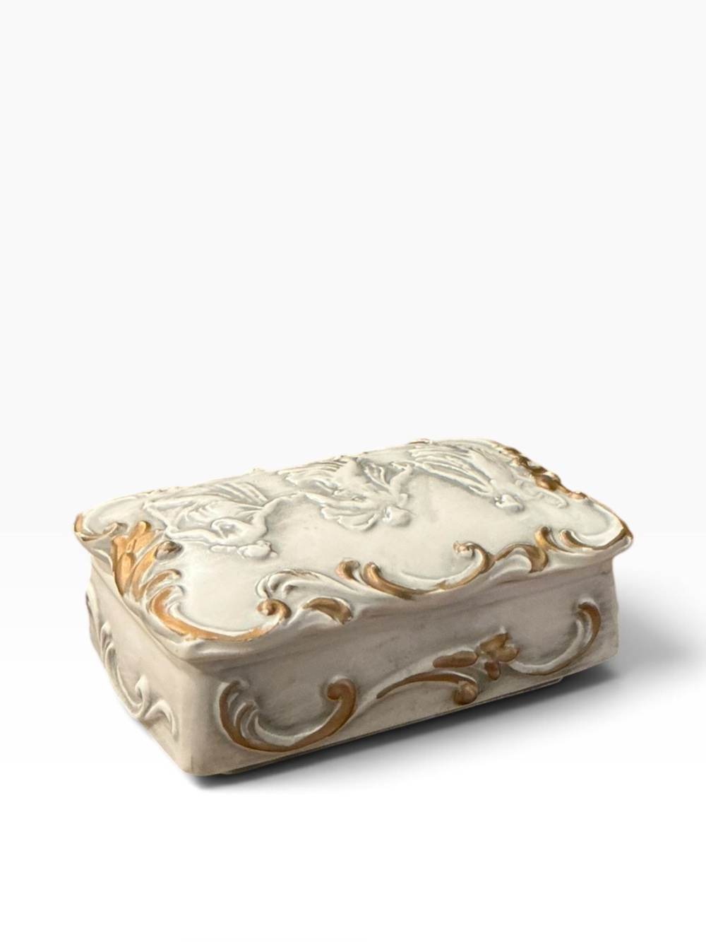 Vintage Japanese Porcelain Trinket Box With 3 Dancing Ladies & Gold Accents